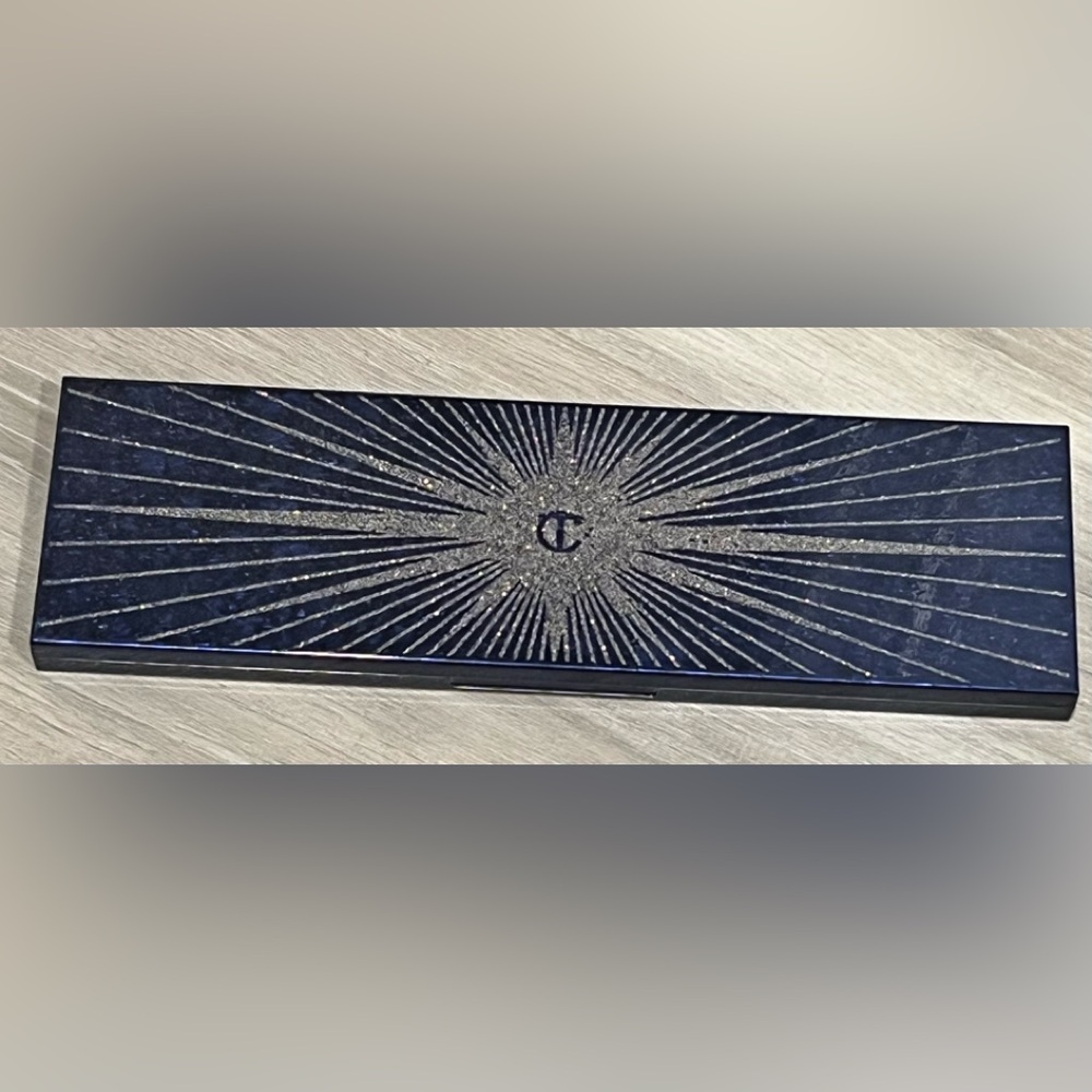 Charlotte Tilbury Eyes to Mesmerize eyeshadow palette